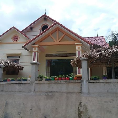 Thac Ba Family Homestay Ho To Экстерьер фото